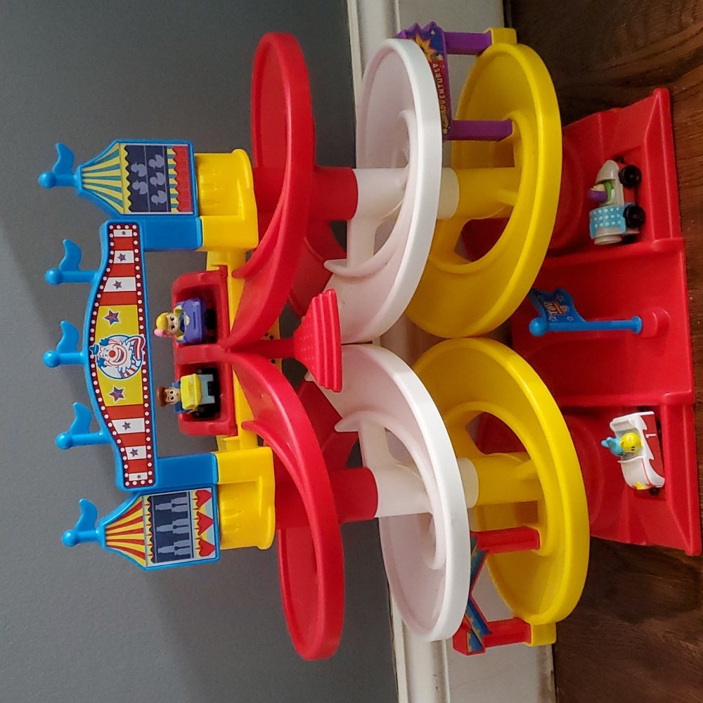 Fisher-Price Toy Story 4 Spiral Speedway